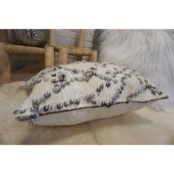 Moroccan Vintage Pillow: White Handira Wedding Blanket 03YS00632 - Picture 8 of 10